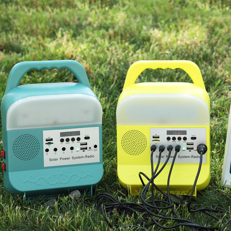 Système 6000mah de Mini Power Solar Home Lighting pour Kit Inverter Off Grid d'intérieur