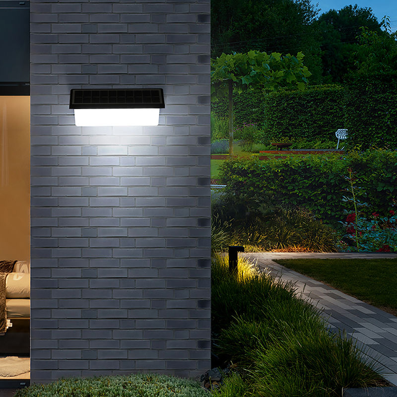 Lumière solaire 8 à 10 heures de travail Temps de travail extérieur de la clôture de la clôture du jardin