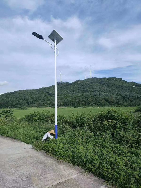 Tout dans 2 la route solaire solaire des réverbères 60W 80W LED allume le réverbère semi solaire