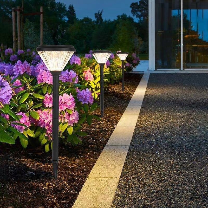 Les lumières solaires de plate-forme clôturent Post Lights Outdoor allumant le jardin décoratif