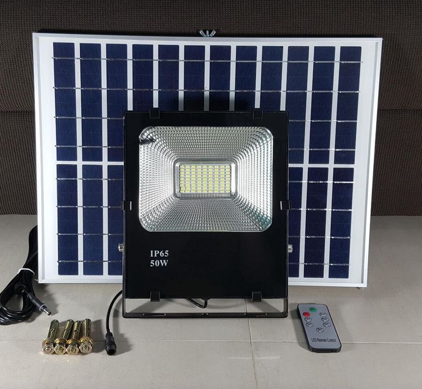Projecteur de l'énergie solaire LED de Synsvo outre de grille avec la lumière solaire de panneau d'affichage du capteur 500W