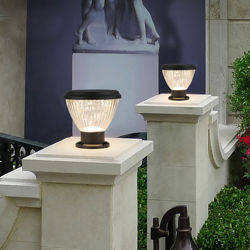 Décoration imperméable extérieure solaire toute du jardin LED dans une lumière de pilier de lampe