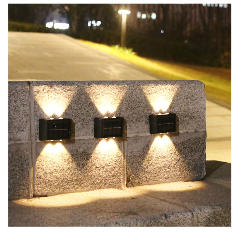Jardin décoratif extérieur solaire imperméable rougeoyant de la lumière 600mah LED de mur de l'atmosphère