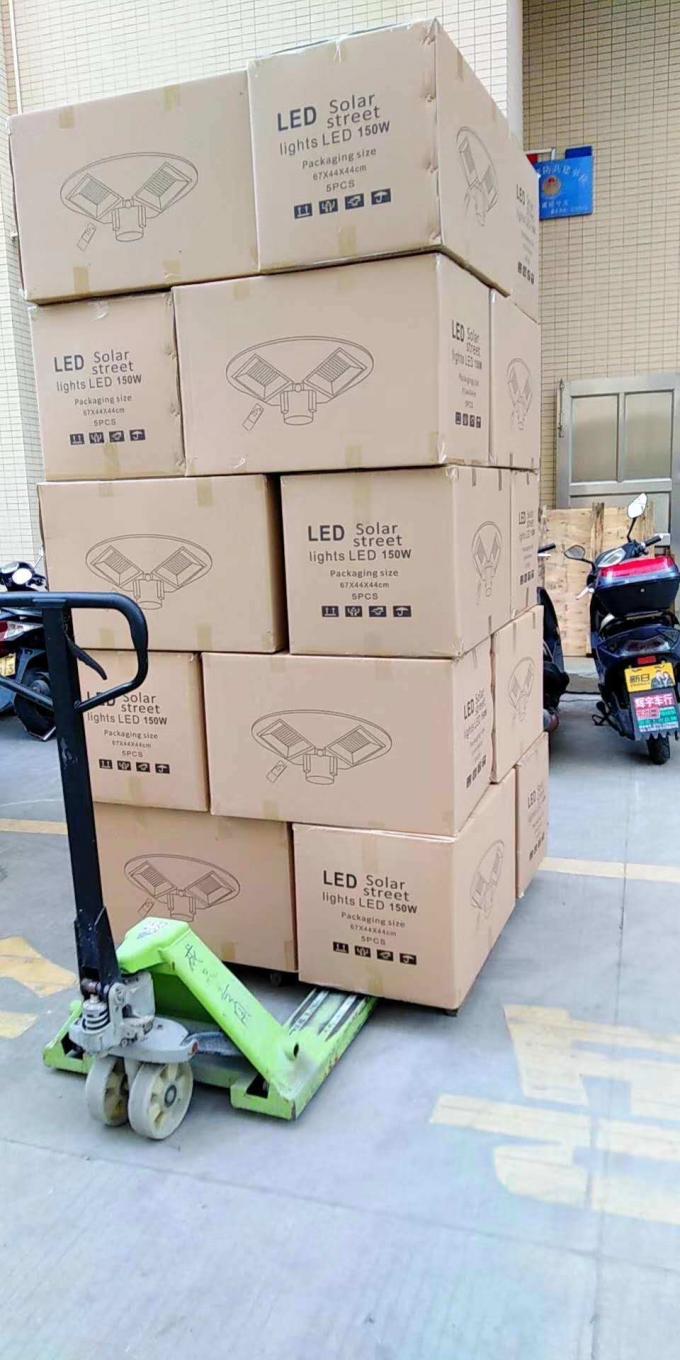 High Class Waterproof IP65 Street Lamp in UFO Shape 150W 250W Round Design Solar Lights UFO Solar Light for Garden