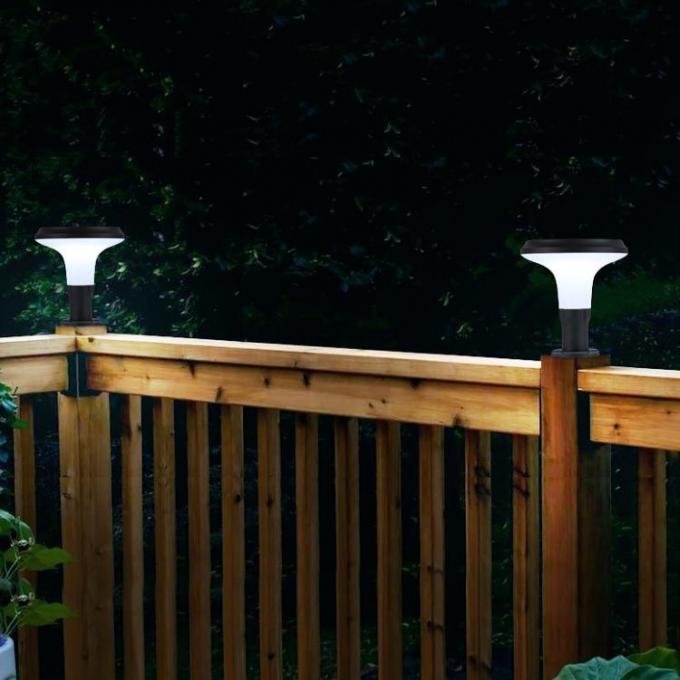 Lumière actionnée solaire de décoration de lumière de pilier des biens imperméables extérieurs LED de style contemporain