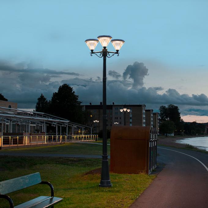 Les courriers de haute qualité de LED Polonais font du jardinage lumière solaire de pelouse de pilier de lampe