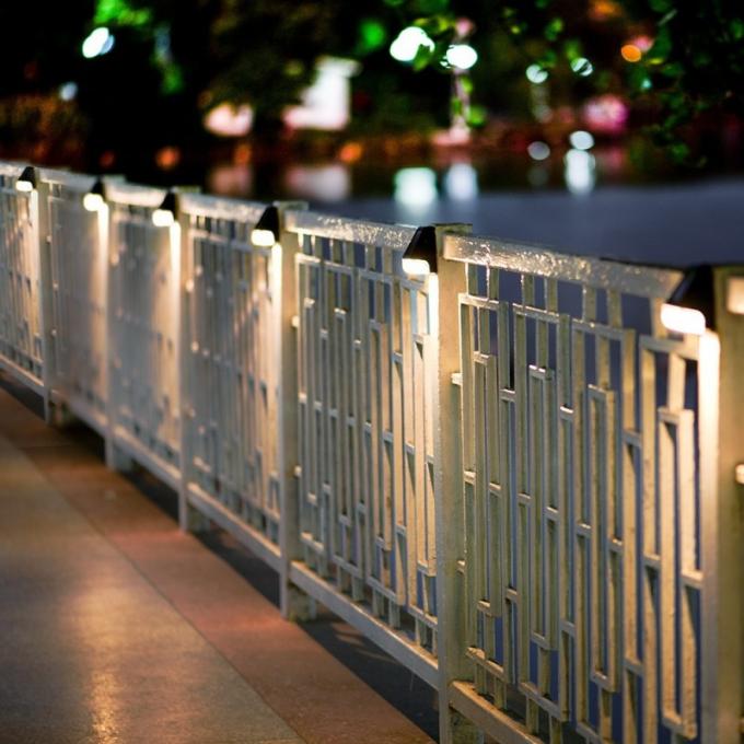 Barrière 2LED Light solaire extérieure actionnée solaire de Decking de chemin d'étape de lampe de Wall Lights Garden de barrière
