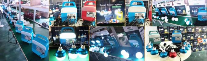Énergie solaire allumant la nuit d'amis de pêche de stalle du marché de nuit de secours de panne d'électricité pêchant la lampe à télécommande d'entretien de voiture